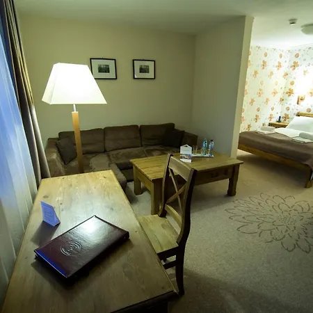 Biathlon Sport & فندق شكلارسكا بوريبا